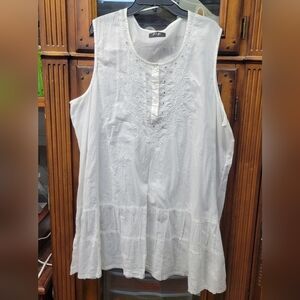 F & F 100% Cotton White Sleeveless Top XL Embroidary & Silver Accents